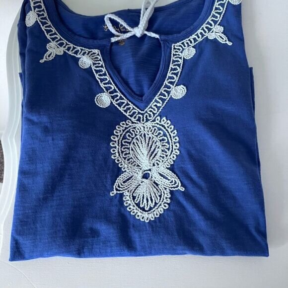 Lilly Pulitzer embroidered Top - Picture 3 of 4